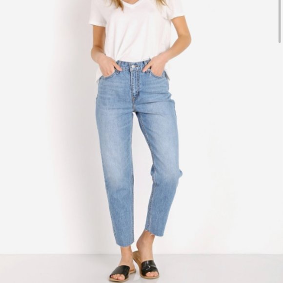 Levi's Denim - LEVI'S Women's High Waisted Tapered Leg Mom Jeans SZ.29